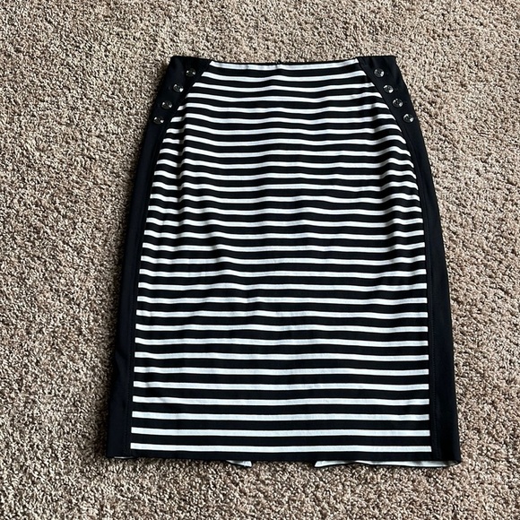 - WHBM Straight Skirt - Size 8 - Picture 8 of 14